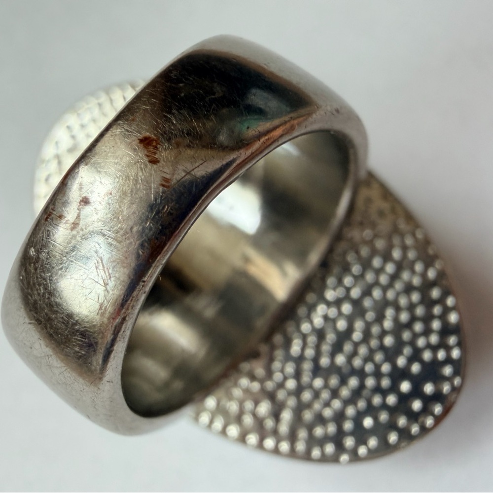 Dark Blue Oval Stone Ring - Picture 13 of 13